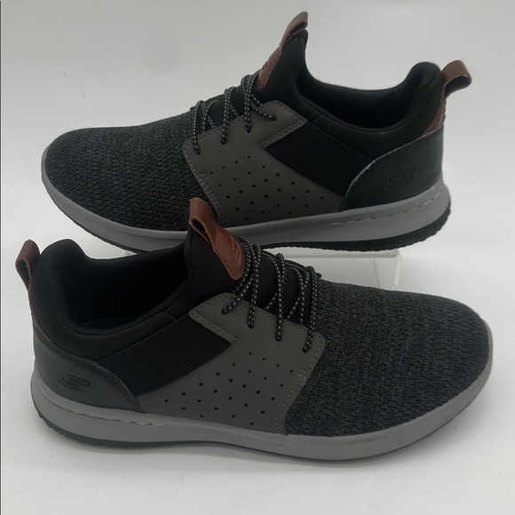 SKECHERS Delson Camben Slip-On Sneaker Loafer Gray Black Charcoal Mens Size 9.5 - Picture 1 of 8